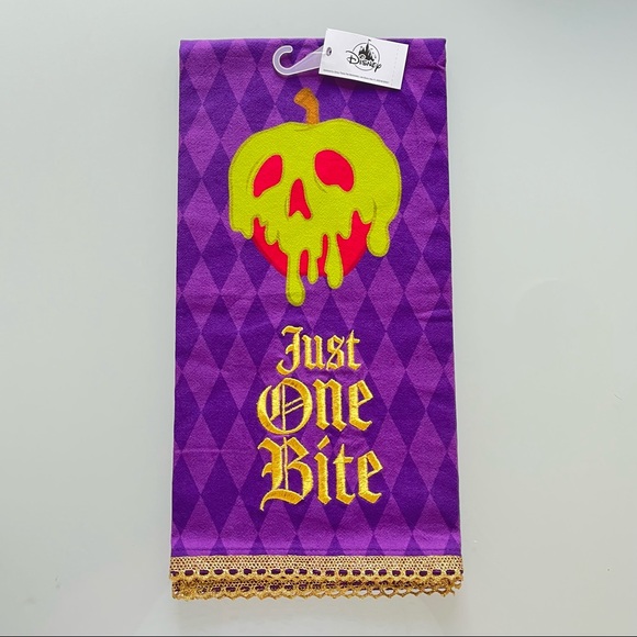 💜💚Disney “Just one Bite” Poisoned Apple Kitchen Towel or Display Cloth🍎🍏 - Picture 8 of 9